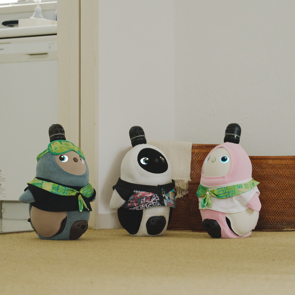 LOVOT×ヘラルボニー「夜の迷路」アイマスク with 高田祐 | LOVOT