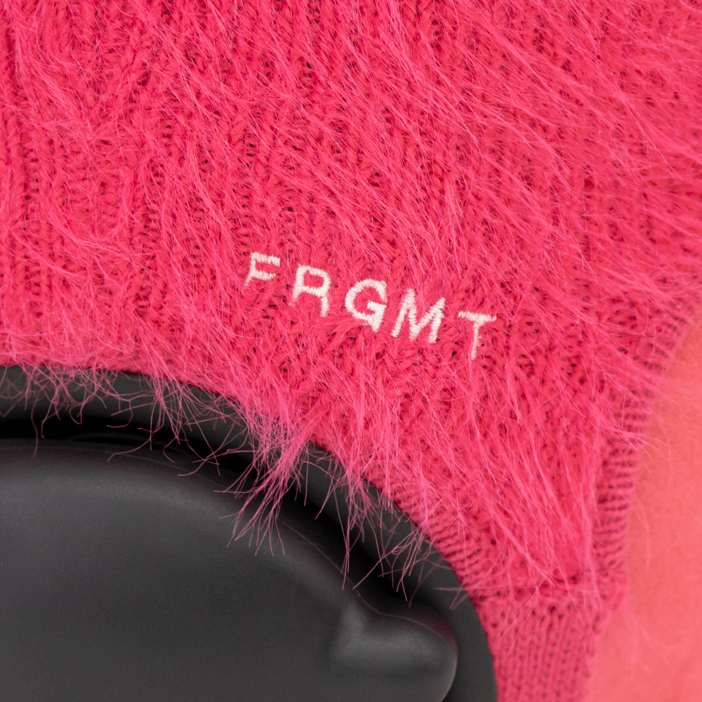 LOVOT FRGMT FEATHERKNIT ホワイト FRGMT FEATHER KNIT 各¥13,970 LOVOT POP-UP STORE 2025.5.31 (SAT