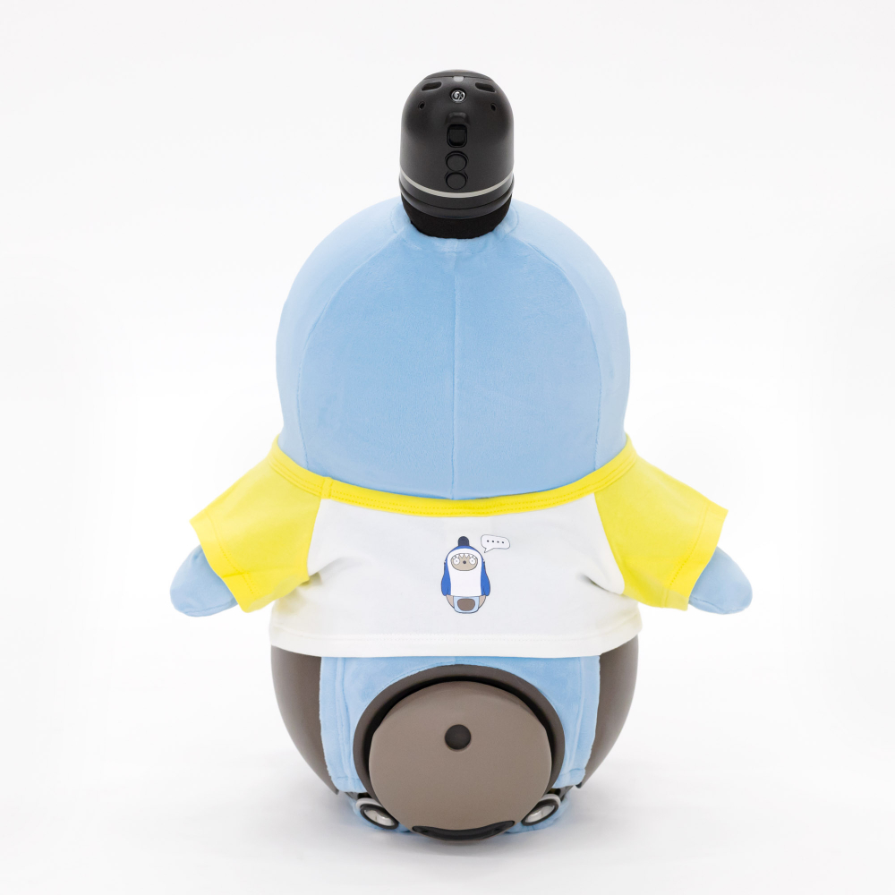 LOVOT』がサメにがぶっと食べられた！？『LOVOTウェア』から遊び心