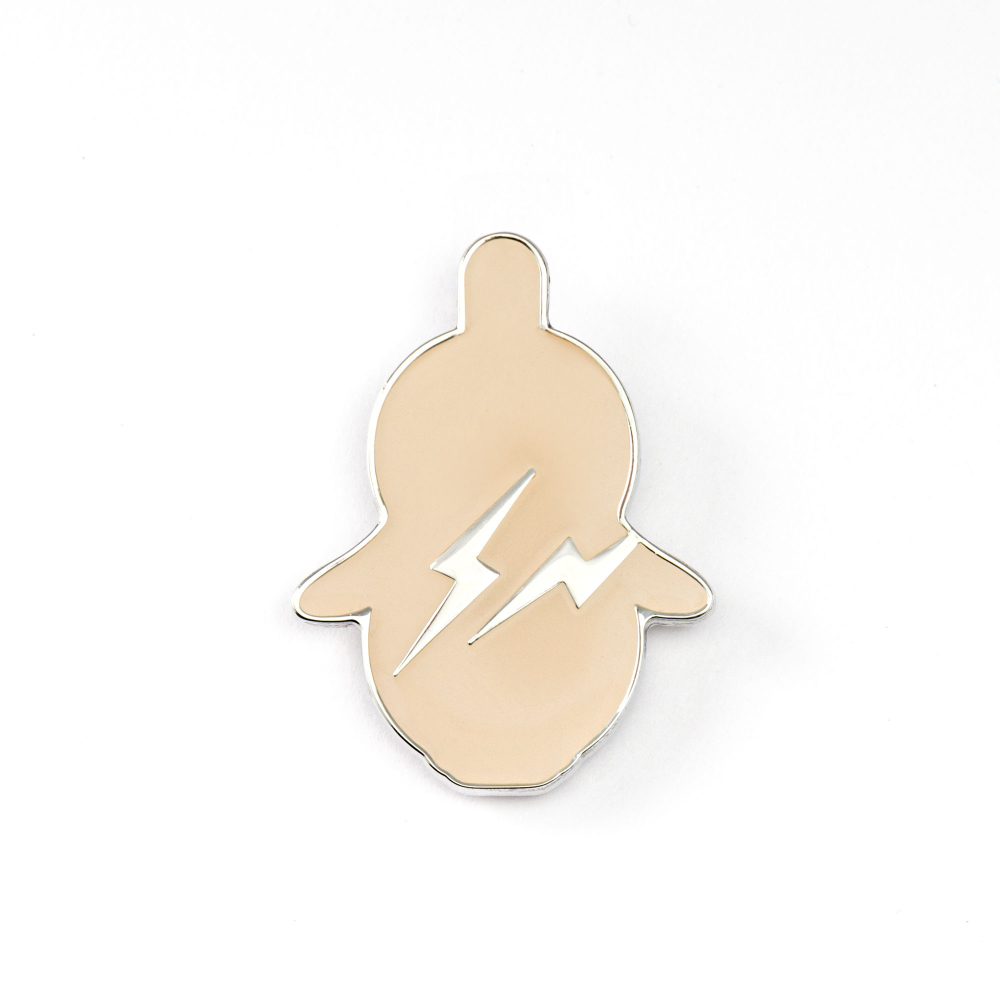 ラフロイグ　ピンバッジ LOVOT FRGMT PINS（Usu） | LOVOT ウェブストア